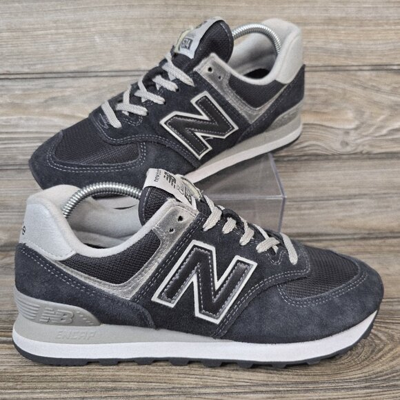 New Balance 574 Classic Navy Blue Suede Running Shoes Sneakers Women's Size 9 - Picture 1 of 9